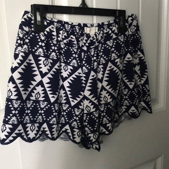 Navy blue tribal print shorts - Picture 3 of 3